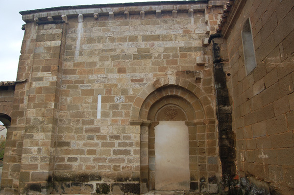Portada meridional románica