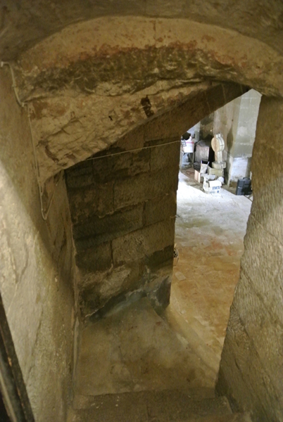 Acceso cripta