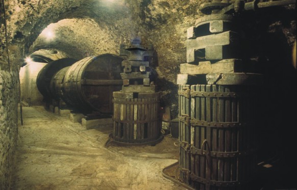 Bodegas en cueva (sector sur)