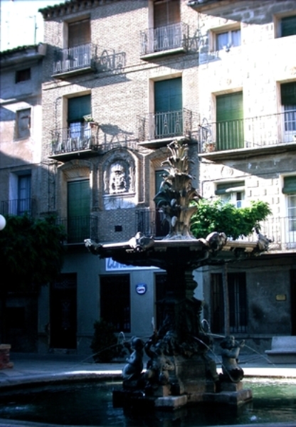 Vista desde fuente de plaza Mayor Vista desde fuente de plaza Mayor