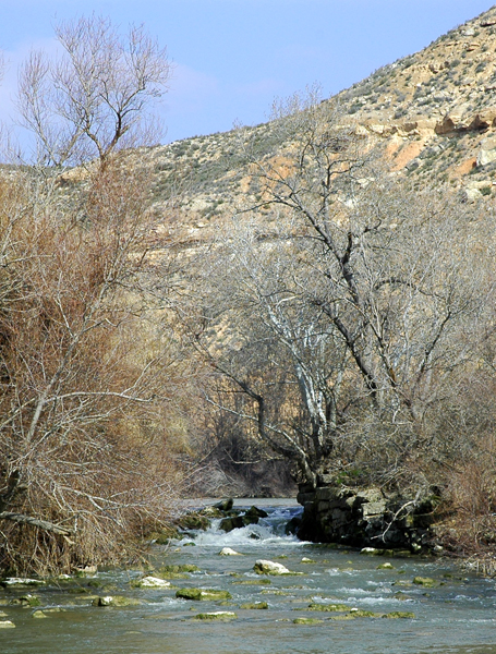 Azud
