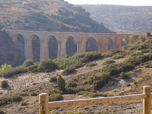 Viaducto de la Va Menera