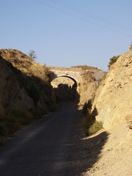 Puente del camino al molino de Abajo