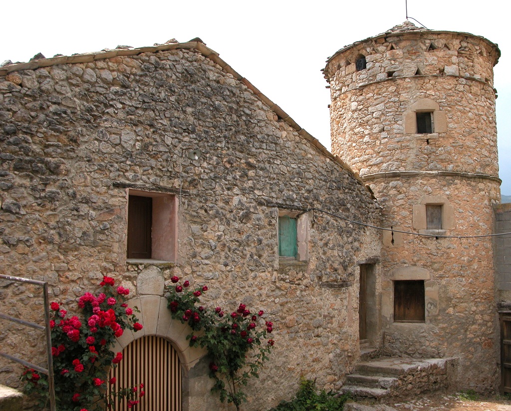 LAS CASAS TORREADAS PIRENAICAS. EL COMPLICADO SIGLO XVI