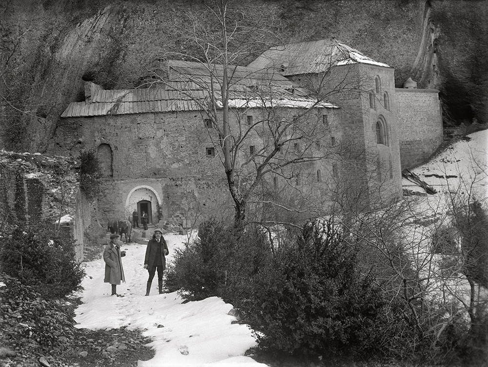 El monasterio antiguo en 1921. Ricardo del Arco. Fototeca de la Diputación de Huesca